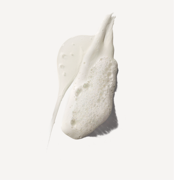 hover

goop of OLAPLEX Nº.4C BOND MAINTENANCE® CLARIFYING SHAMPOO on white background
 - alternate view